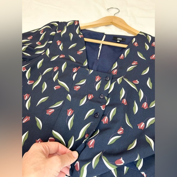 Lucca Penny Puff Button Front Blouse - Navy Floral - Picture 8 of 14